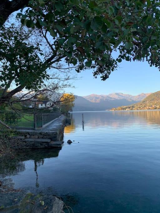 Villa Giardino Con Pontile Sul Lago D'Orta In Riva Орта-Сан-Джуліо Екстер'єр фото